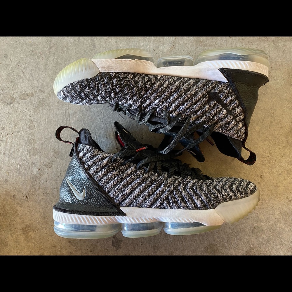 Lebron 17 low